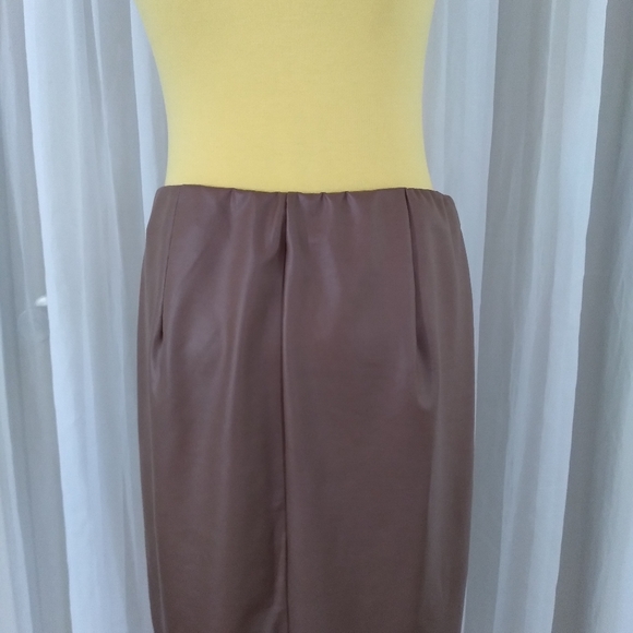 Ellie & Kate Brown Skirt Faux Leather Stretchy Size Medium - Picture 9 of 12